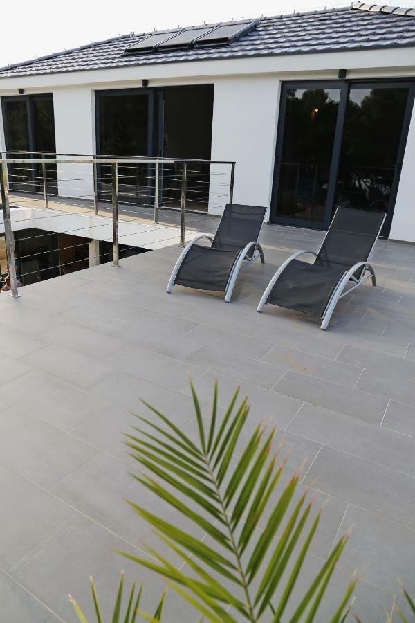 Seaside Villa At Prizba Bagian luar foto